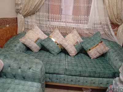 طقم انتريه استعمال عروسه معمول عموله لسه بحالته