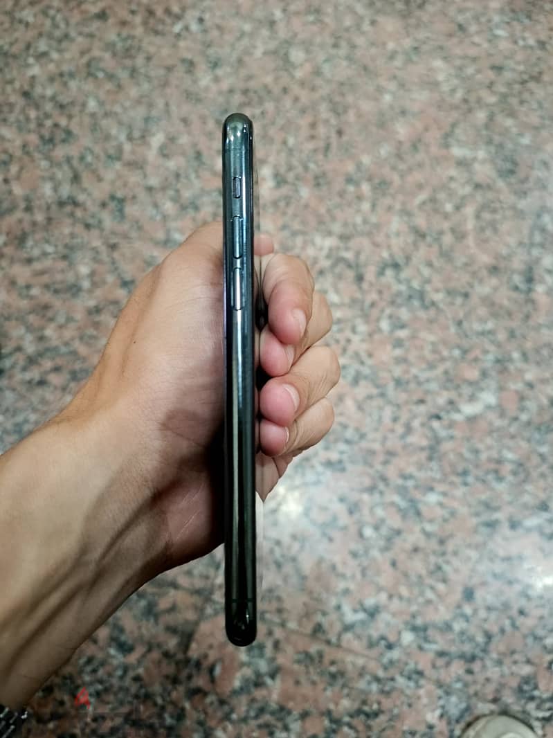 Apple - iPhone 11 Pro 2