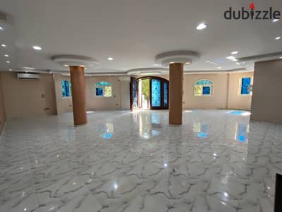 For rent, a full floor in a villa of 350 meters, 5 rooms with a private garden in the eighth neighborhood.