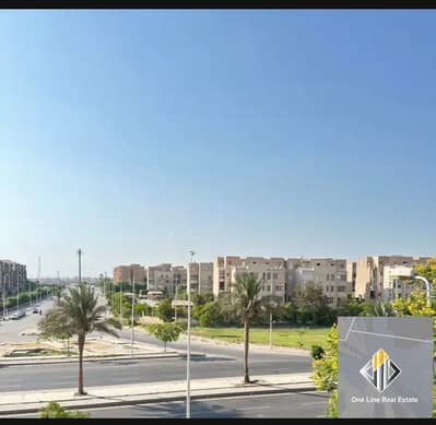 شقه للايجار اداري اي نشاط او سكني بالحي التاسع بجوار الممشى السياحي ومدخل زايد 5 وامام المواصلات وكل الخدمات شارع رئيسي فيو ممتاز