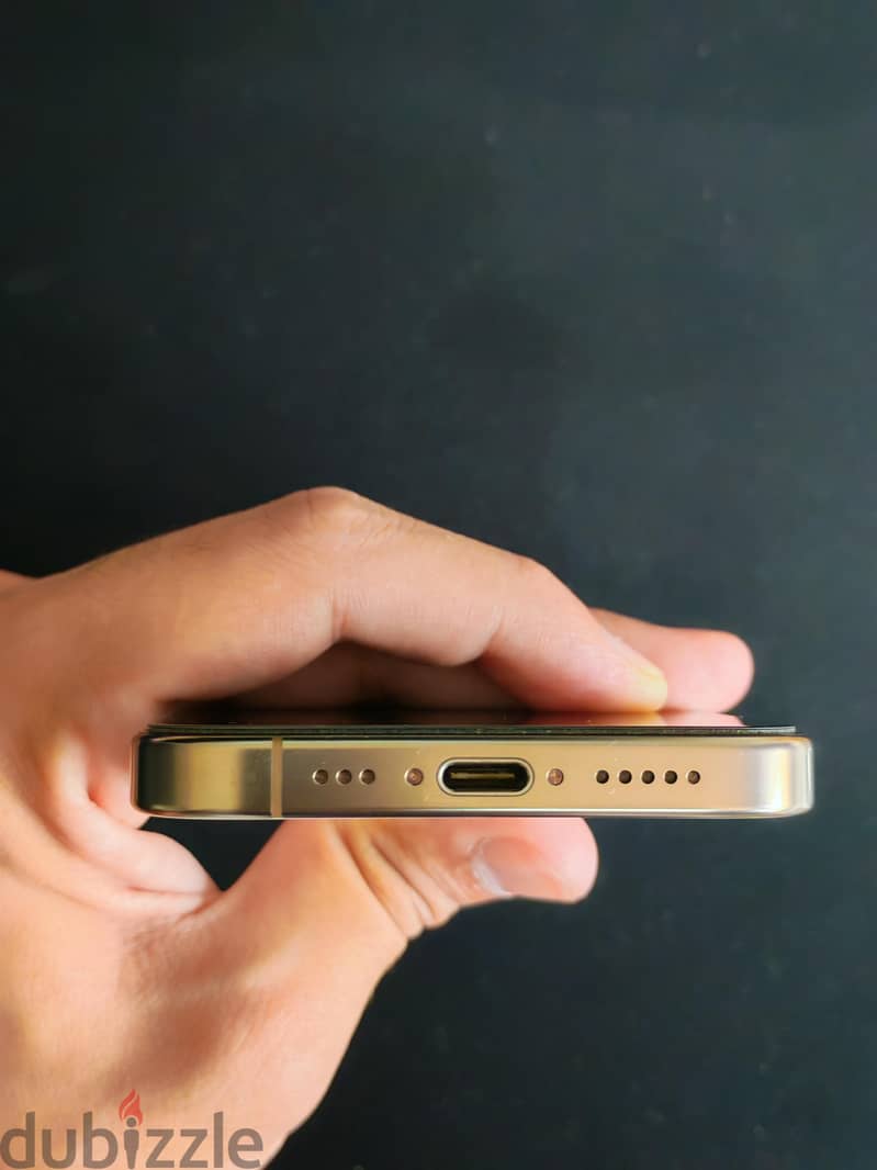Apple - iPhone 16 Pro 9