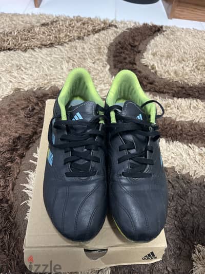 Shose foot ball