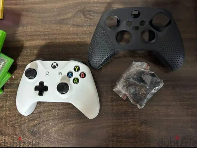 XBOX ONE S 1TB EXCELLENT CONDITION 3