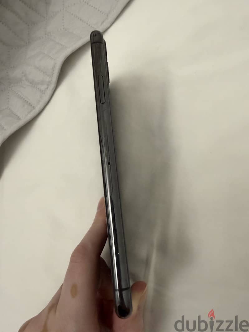 Apple - iPhone 11 Pro Max 3
