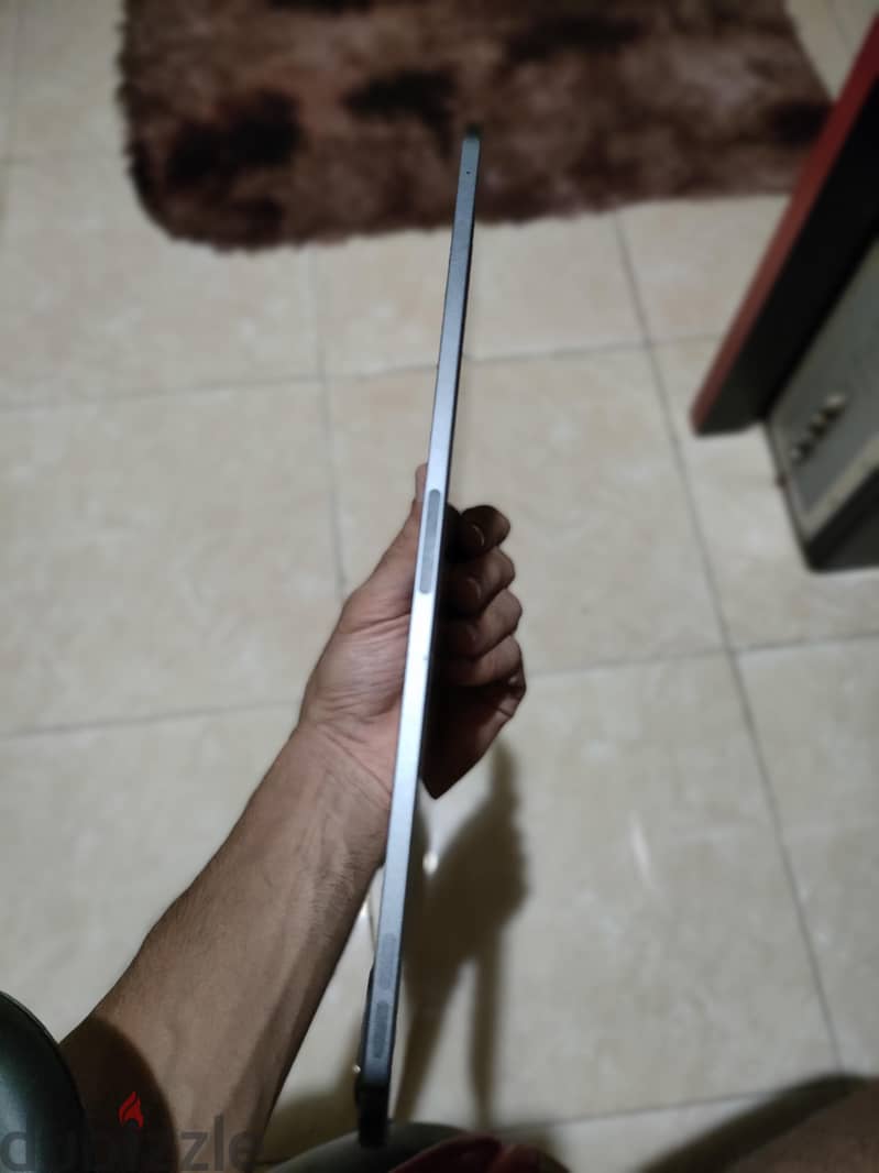 ايباد برو M4 4