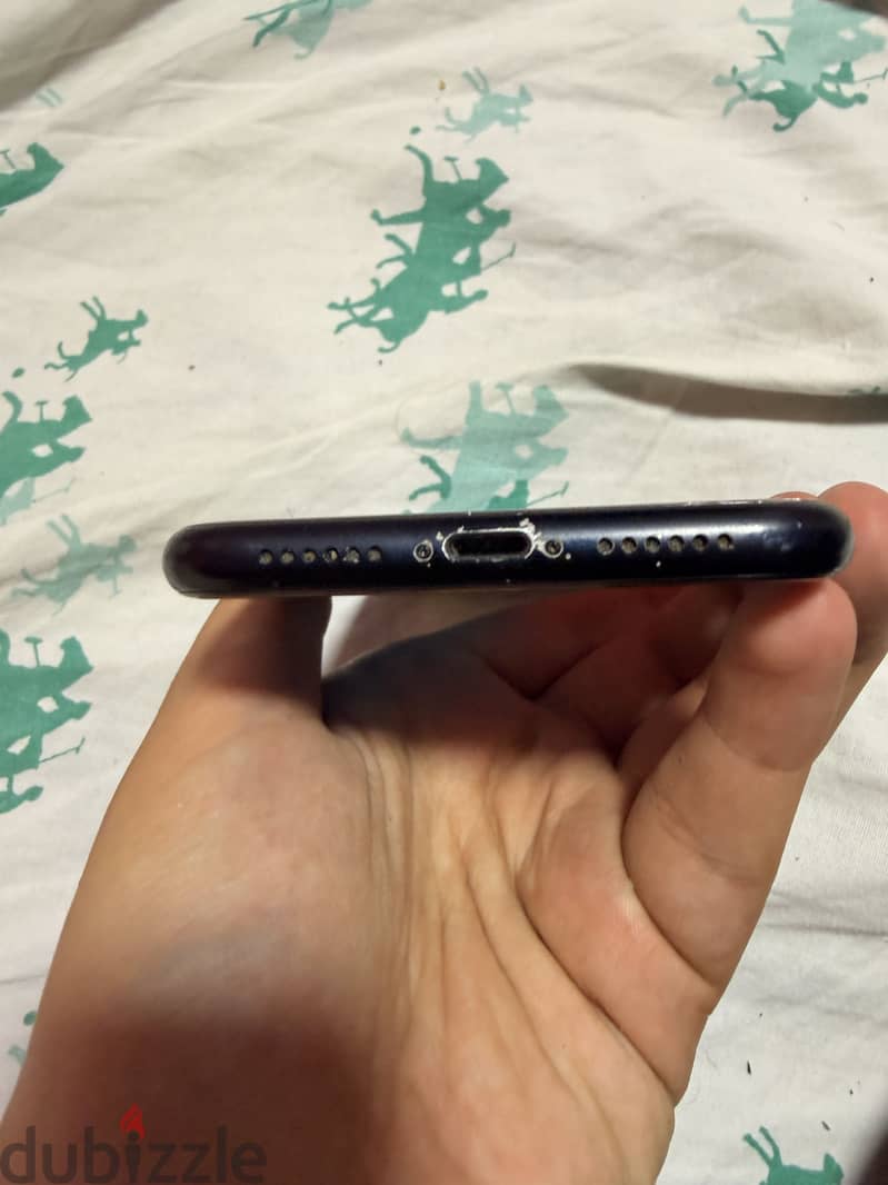 Apple - iPhone XR 5