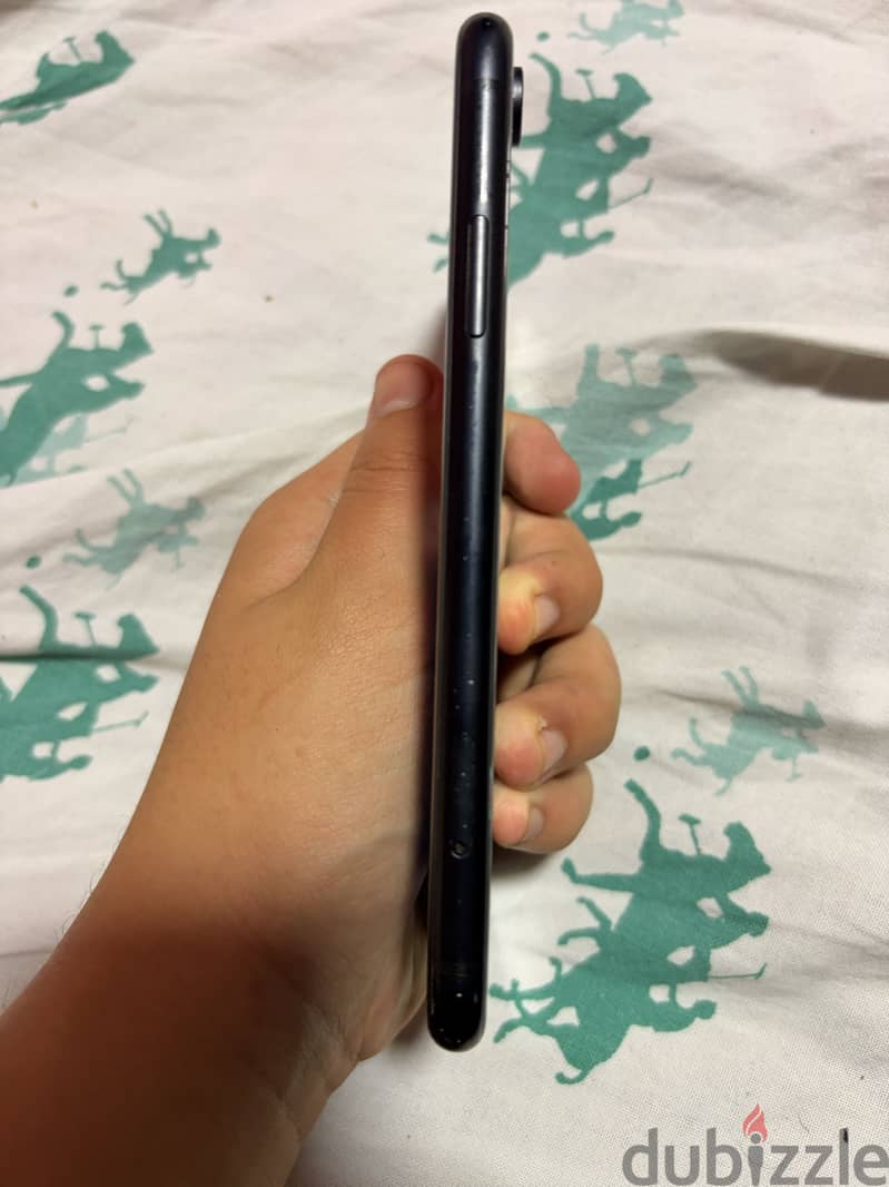 Apple - iPhone XR 7