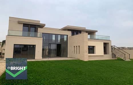 A 200m finished townhouse with a distinctive view and prime location—at the lowest price on the market.