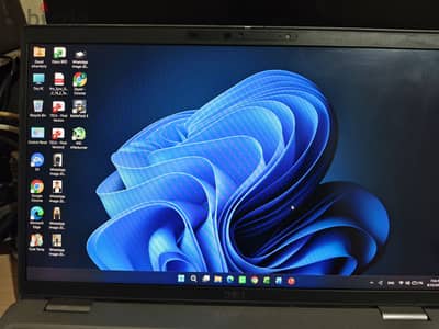 Dell Latitude 5520 i5-1145G7 16gb ram ddr4 256gb ssd بحالة الزيرو