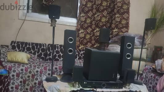 ال جى صب ومسرح  وهزم ثيتر ٤٥٠٠ وات يعمل راديو وفلاشه بالريمو ت وبلوتوس