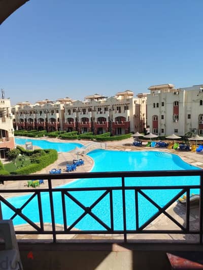 للبيع شاليه لقطة في العين السخنة إطلالة بحر و حمام سباحة مباشرة