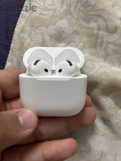 Apple AirPods 4 ANC