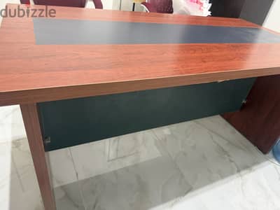 ترابيزة اجتماعات وكراسى للبيع