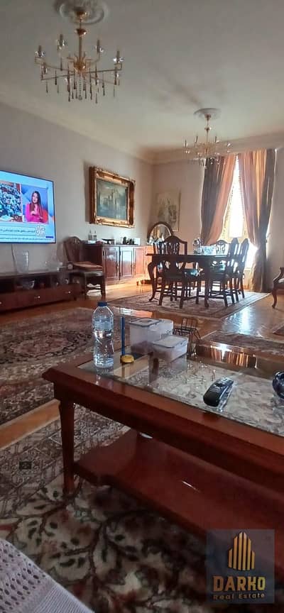 شقه لقطه في أميز لوكيشن في السياحيه الرابعه مساحه 230م الدور الثاني