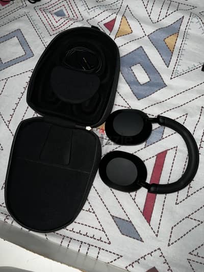 Sony WH-1000XM5 Wireless Noise Canceling, Like New + Official Warranty