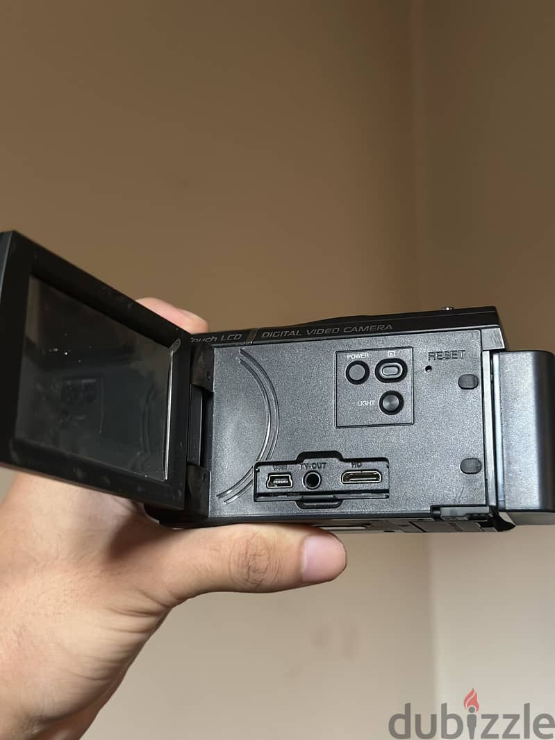 GIGAMAX HD Digital Video Camera – 10MP – 3.0” Touch Screen 1