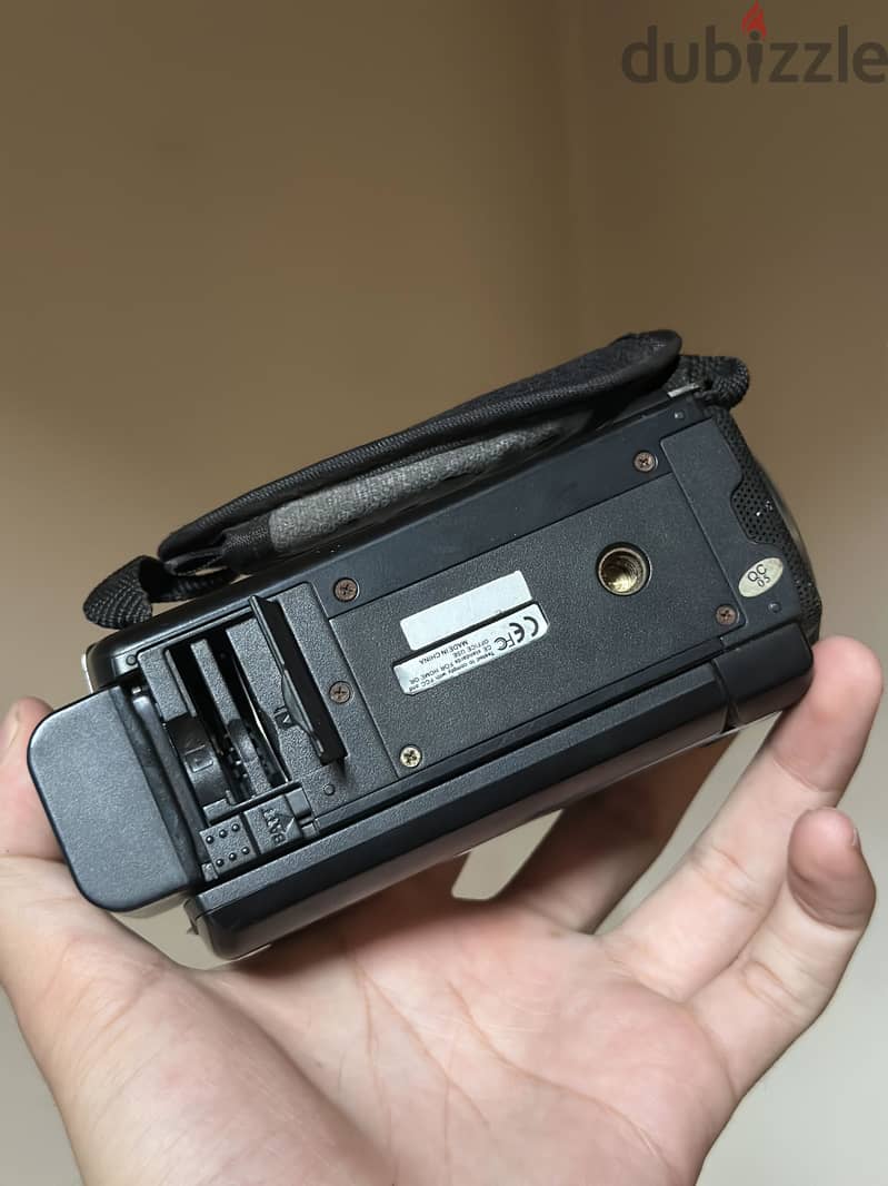 GIGAMAX HD Digital Video Camera – 10MP – 3.0” Touch Screen 3