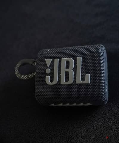 سماعه jbl go3 استعمال الزيرو مثل الجديده بالظبط صوتها عالي صغيره الحجم