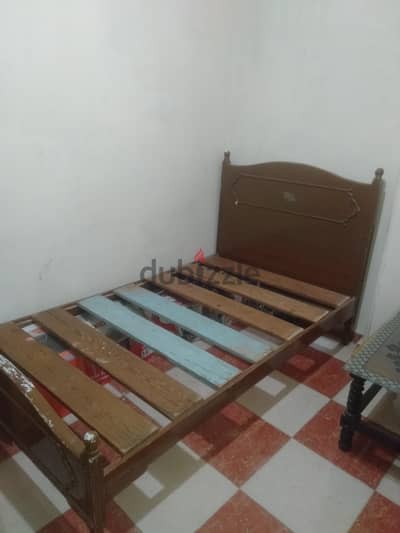 سرير خشب بلدى