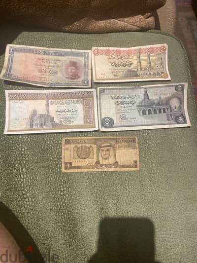 عملات ورقيه مختلفه للبيع