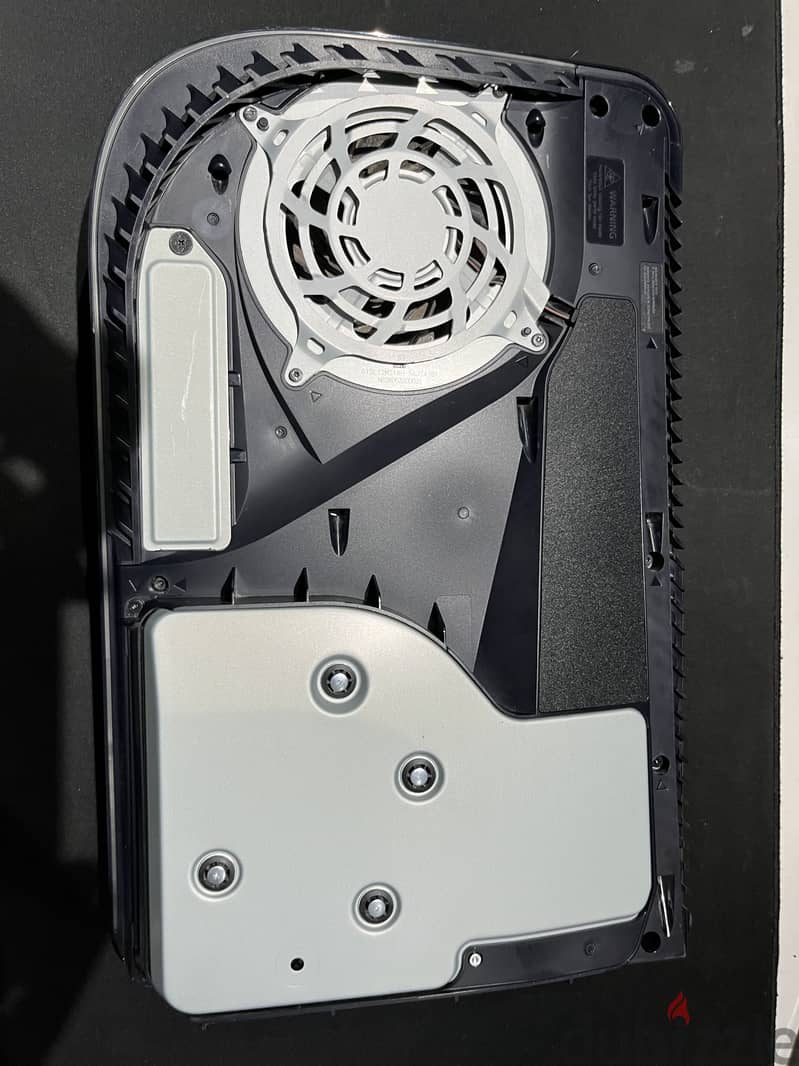 PS5 good as new with controller 2