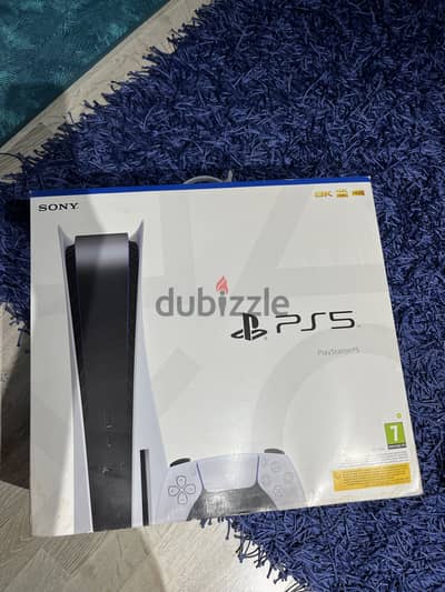 PS5 good as new with 2 controllers