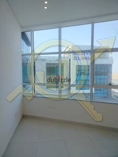عيادة 57م للإيجار في  القرنفل كلوف مول Clove  Mall – تشطيب سوبر لوكس