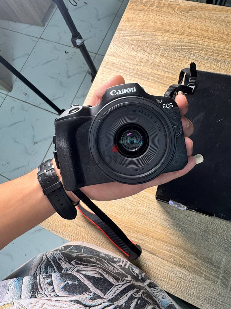 Canon r100 9