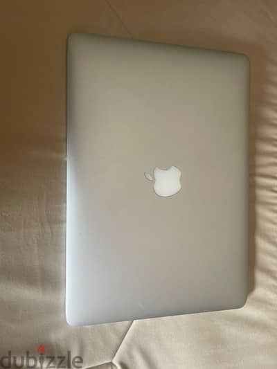MacBook Air 2017 – Core i5 – 8GB RAM