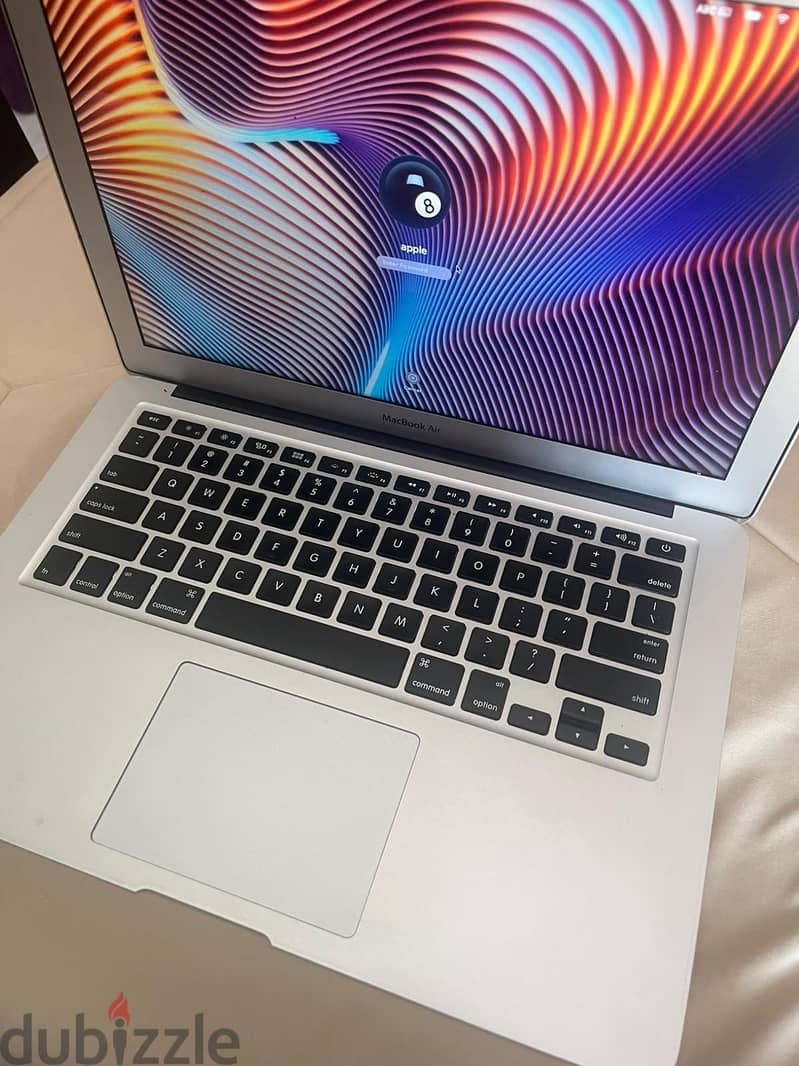 MacBook Air 2017 – Core i5 – 8GB RAM 1