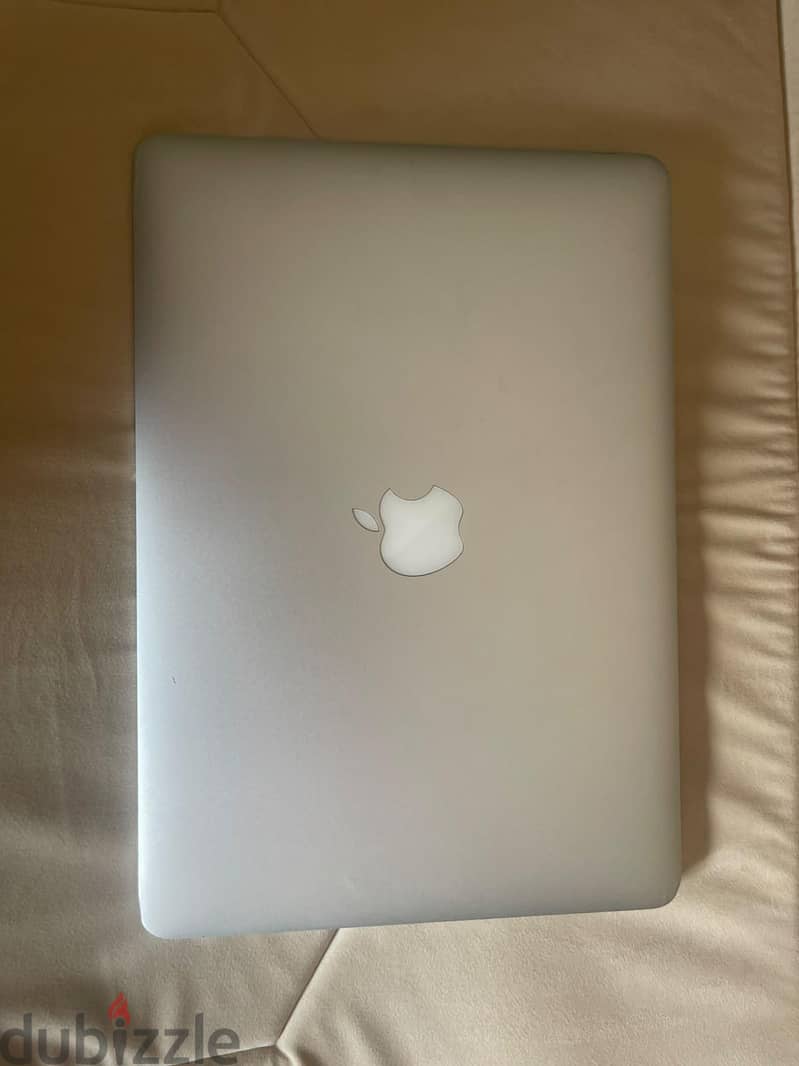 MacBook Air 2017 – Core i5 – 8GB RAM 3