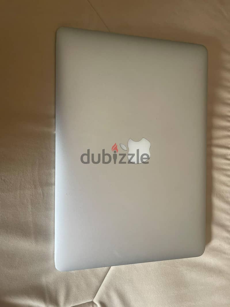 MacBook Air 2017 – Core i5 – 8GB RAM 5