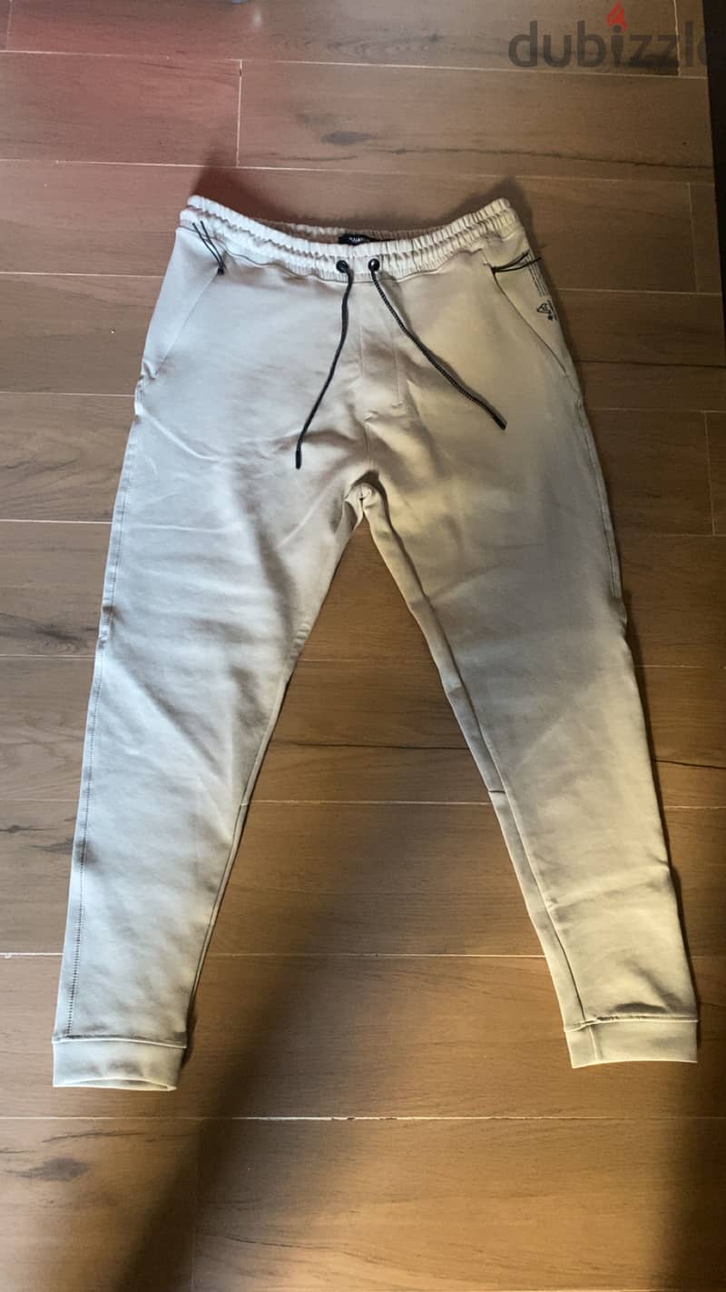 Pull and bear sweatpants 1