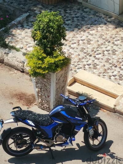 مكنه Z250 مكنه الله اكبر جميله هتدور وتمشي. رخصه تلات سنين
