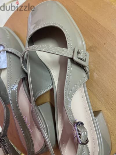 Shoes Shoes