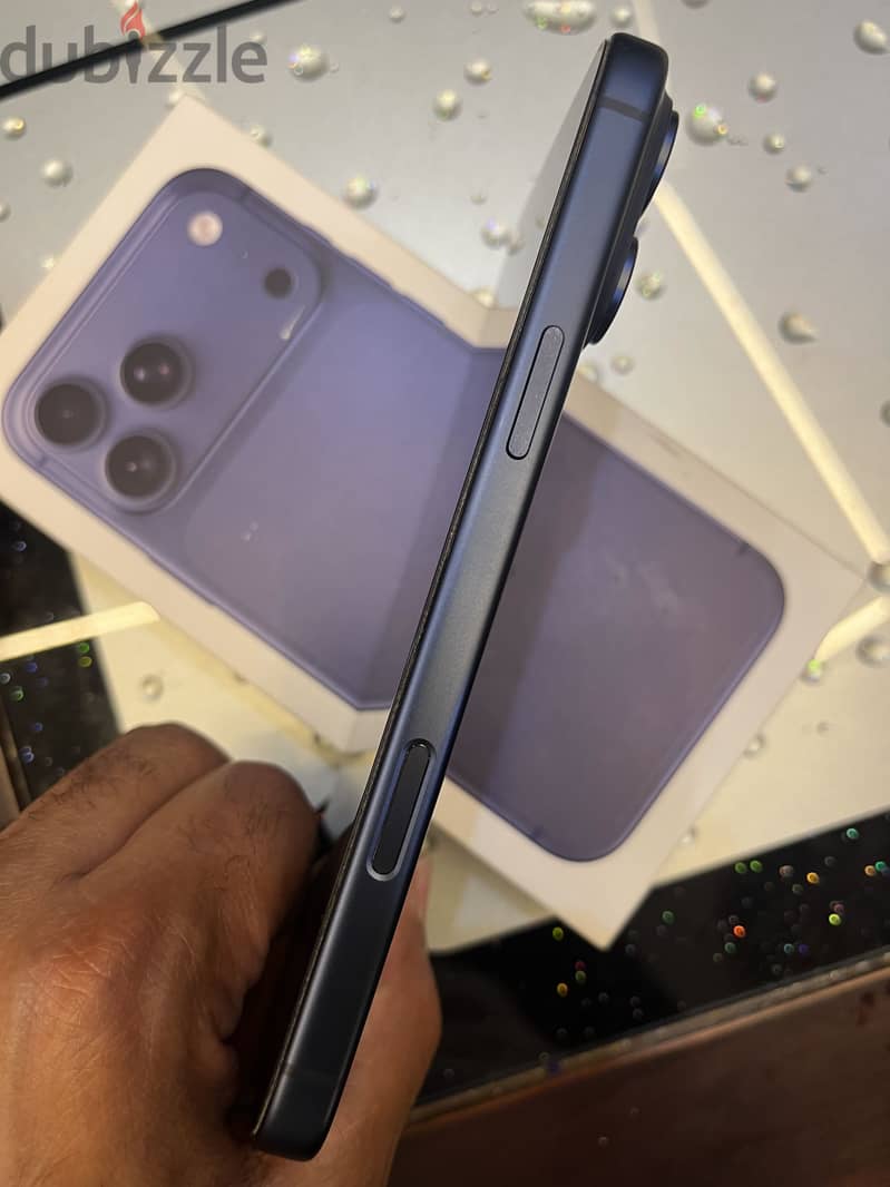 Apple - iPhone 17 Pro Max 1