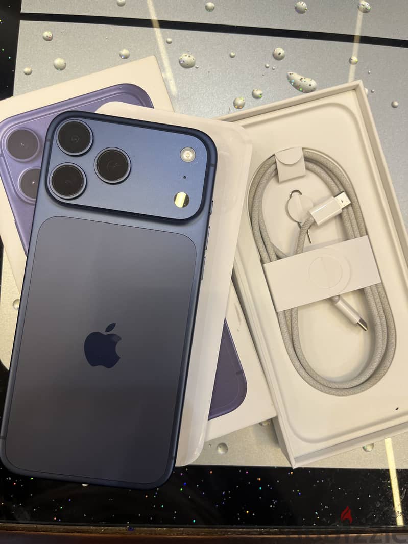 Apple - iPhone 17 Pro Max 2