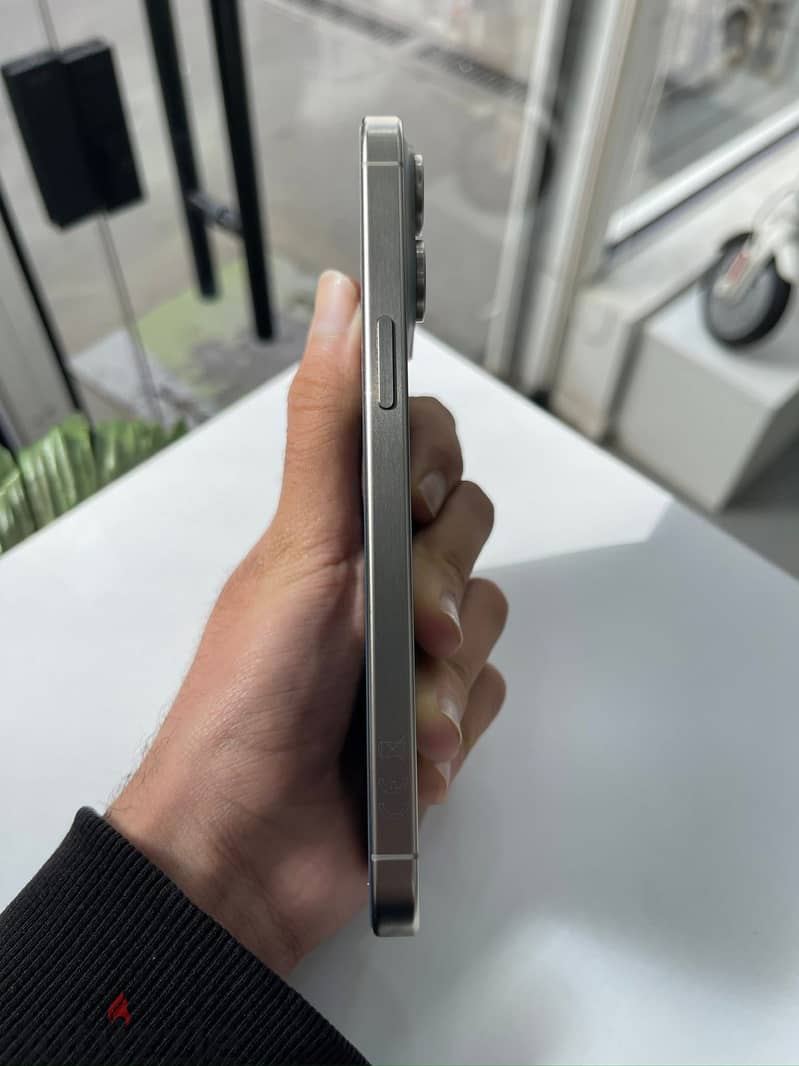 Apple - iPhone 15 Pro Max 5