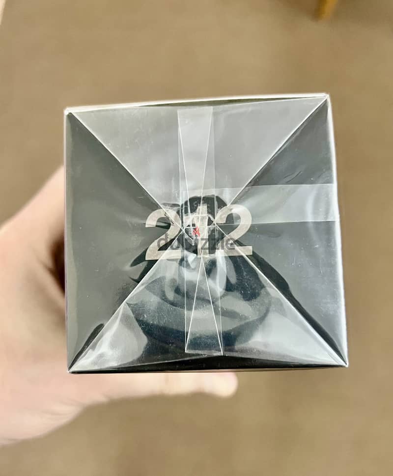 212 VIP Black 2