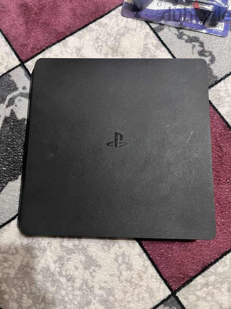 Ps4 slim 1