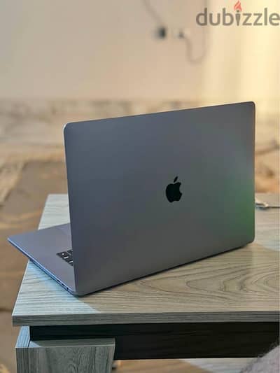 MacBook pro 15-inch 2019