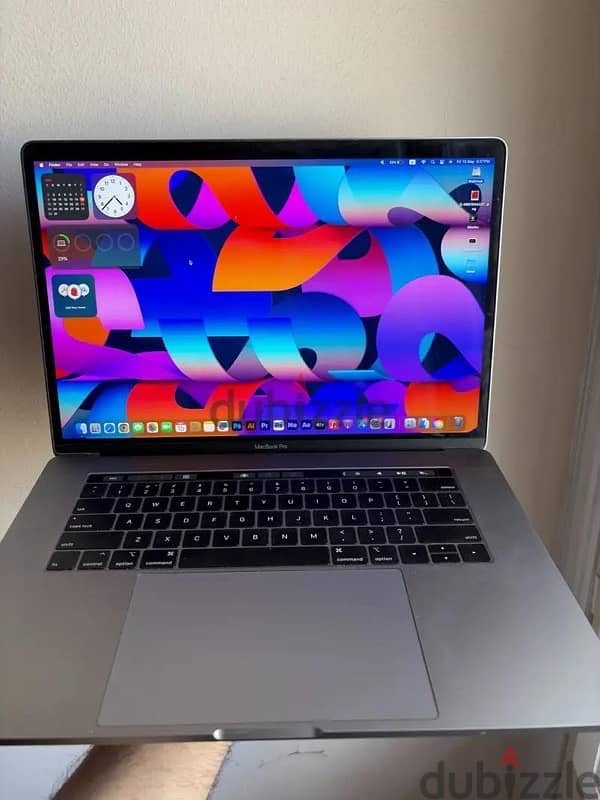MacBook pro 15-inch 2019 3