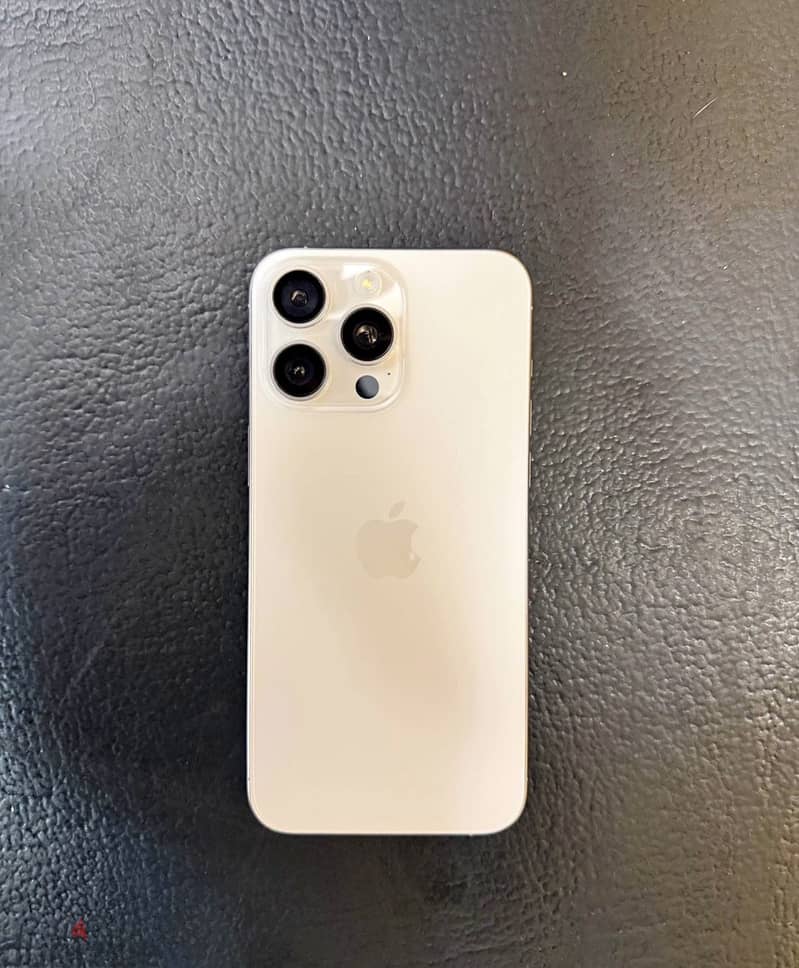 IPhone 15 Pro Max 4