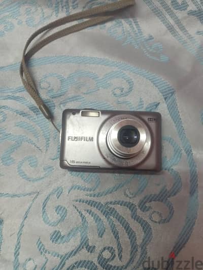 كاميرا ممتازه جدا FUJIFILM  سعره لقطه حالته زيرو