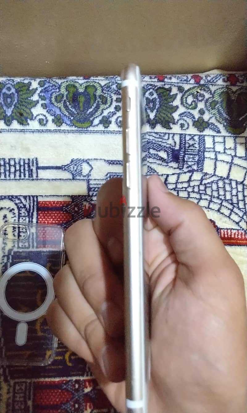 آبل - آيفون 7 9