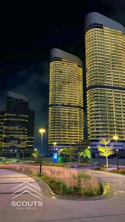 فرصه بأعلي عائد ايجاري (Roi ) شقه للبيع متشطبه بالكامل بالتكييفات Ultra Lux بانوراما سي فيو علي بحر العلمين الساحل دقايق من مزارين والحي الاتيني