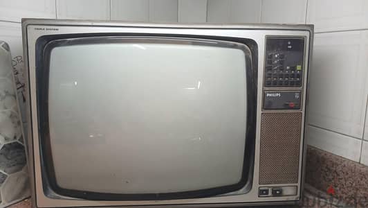 تلفزيون فيليبس (Philips) أصلي كلاسيكي "أنتيكا" بحالة ممتازة ويعمل