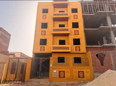 للبيع بيت في الحي السادس مدينه بدر موقع مميز