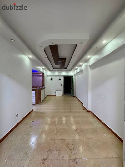 Apartment for sale next to the sea and the main street, with all services, luxurious and distinctive finishing