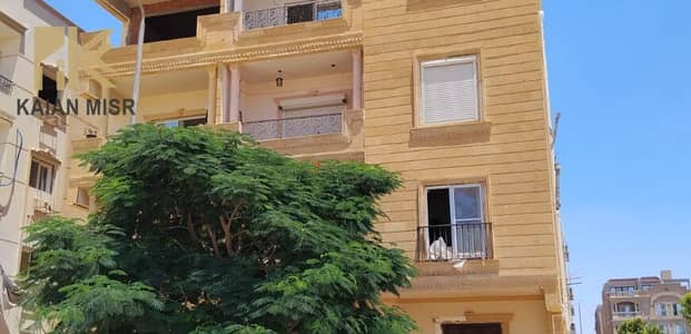 امتلك شقتك دور رابع بمساحه ١٨٥ م بأفضل مناطق مدينه الشروق بالقرب من طريق السويس